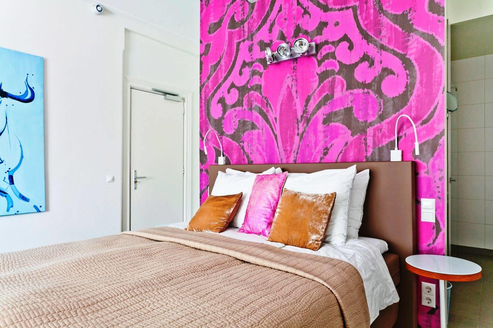 Hotel Linnen Nijmegen Bagian luar foto