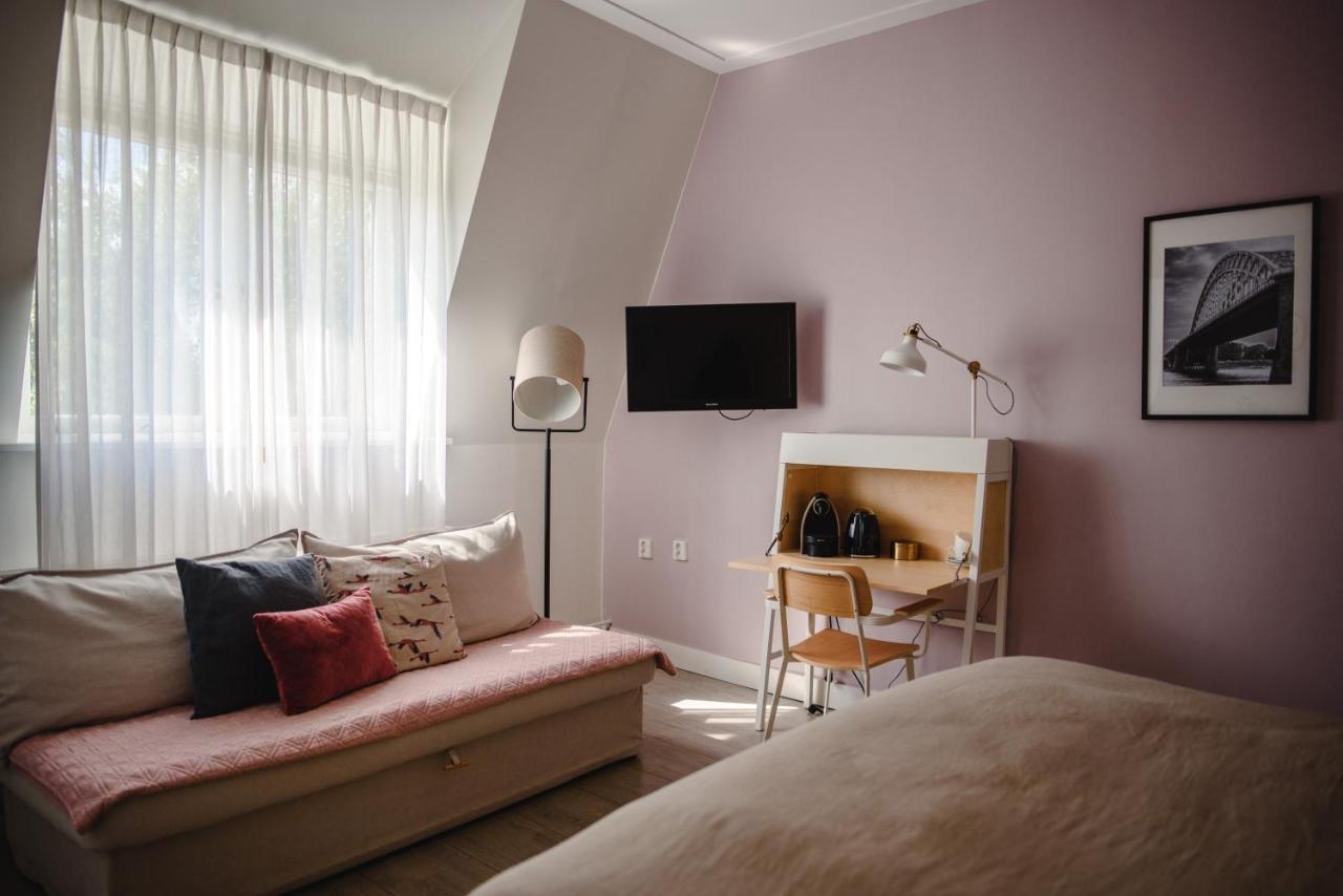Hotel Linnen Nijmegen Bagian luar foto